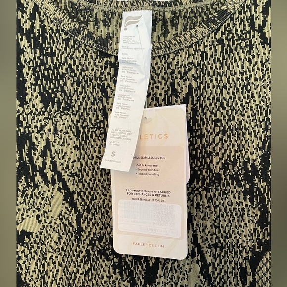 NWT Fabletics Kamila Seamless Long-Sleeve Top Size S - Picture 3 of 4